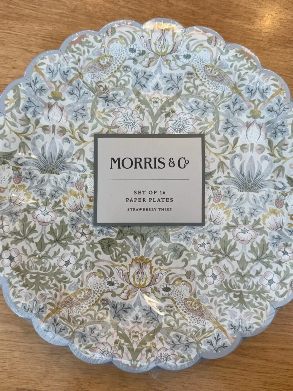 William Morris & Co Strawberry Thief Paper Plates 16 Count 9